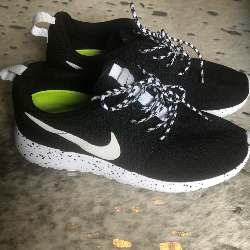 Women’s Nike ID Roshe